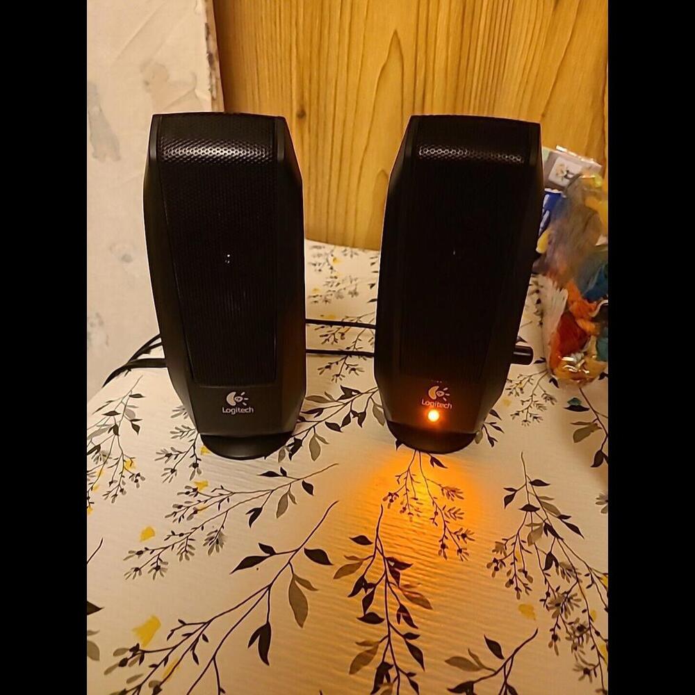 LOGITECH S120 Model S-00026 Powered Multimedia Speakers PN 880-000065